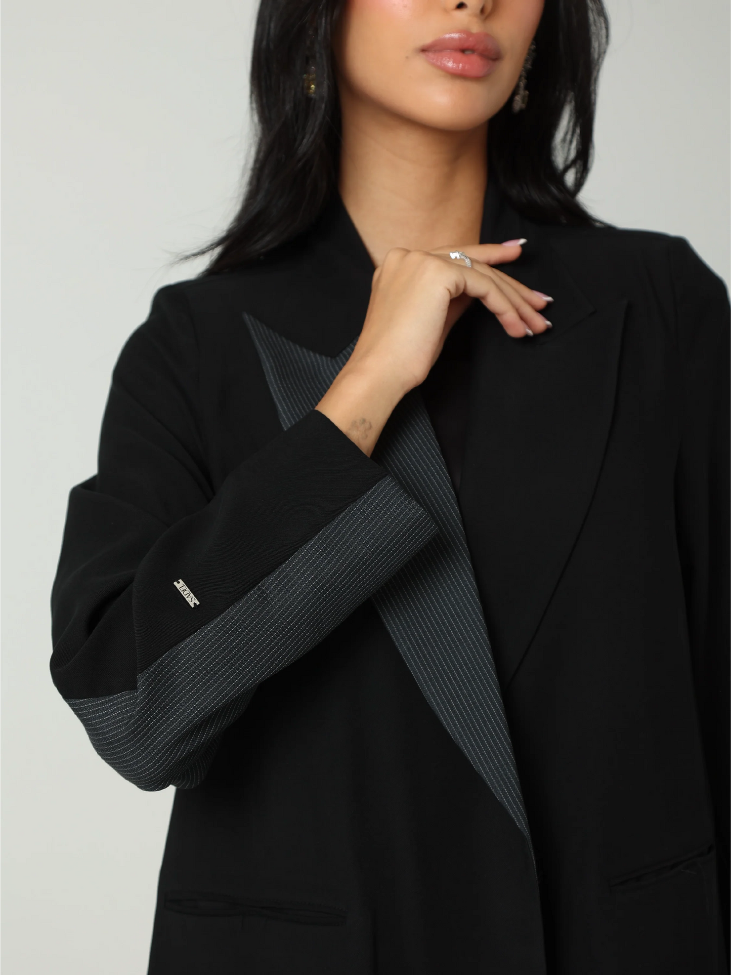 Mirna Abaya — Black