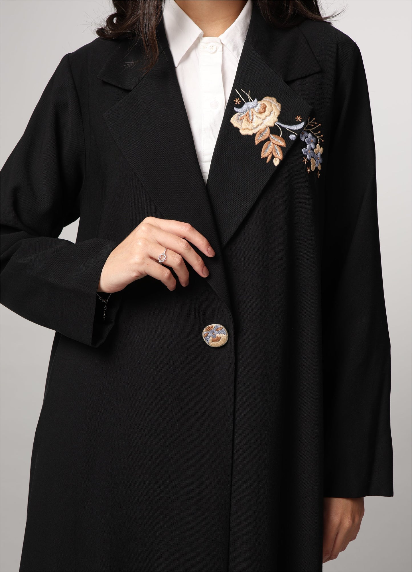 Sheikha Abaya — Black